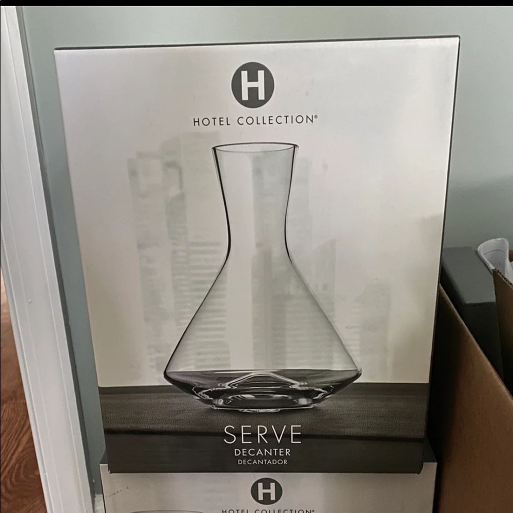 Hotel collection 4 wine glasses and decanter
